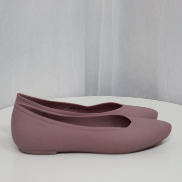 CROCS Brooklyn Pointed Toe Ballet Flats - Picture 3 of 14